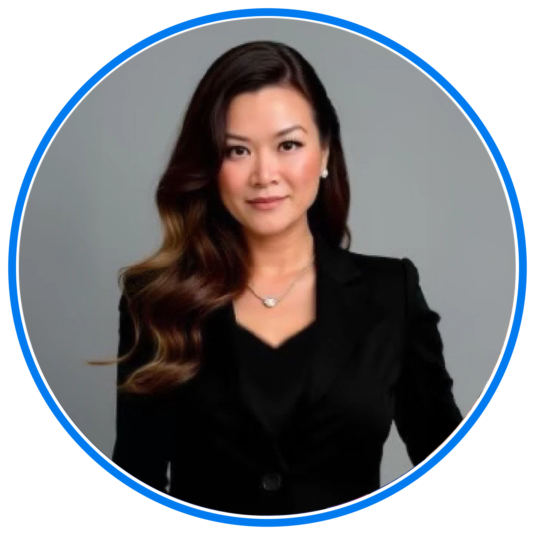 Elisabeth Nguyen_Circle Headshots